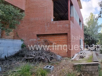 Casa con 5 habitaciones con parking en Bruguers Gavà