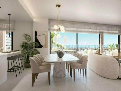 Piso ático en venta en Los Monteros, Marbella