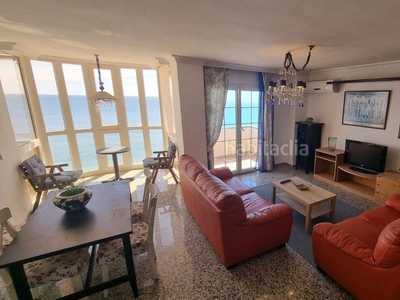Piso con 4 habitaciones con ascensor, parking y vistas al mar en Fuengirola