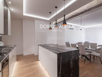 Piso en venta , con 120 m2, 3 habitaciones y 3 baños, ascensor, amueblado, aire acondicionado y calefacción individual. en Madrid