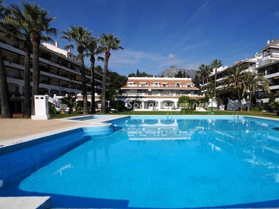 Piso en venta en Las Brisas, Marbella