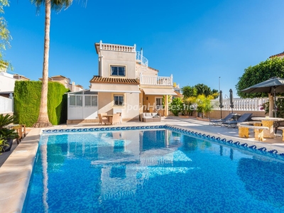 Villa en venta en Algorfa