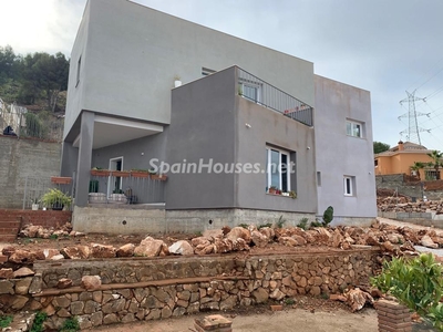 Villa independiente en venta en Alhaurín de la Torre