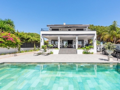 Villa independiente en venta en Rio Real, Marbella