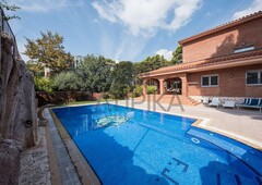 Chalet en venta en Castelldefels, Barcelona