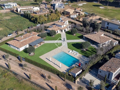 Casa / villa de 1,121m² en venta en Baix Empordà, Girona