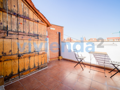 Venta de ático con terraza en San Isidro (Madrid)