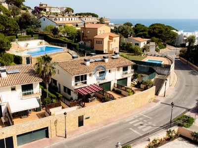 Venta de casa con piscina y terraza en Sant Feliu de Guíxols