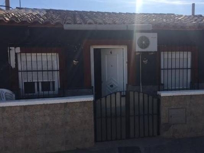 CASA UNIFAMILIAR EN VENTA