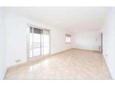 Venta Piso Badalona. Piso de tres habitaciones en Pasaje Mare de Deu de Pompeia. Buen estado tercera planta con terraza