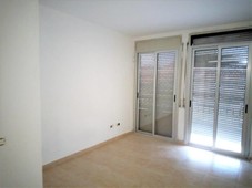 Venta Piso Sabadell. Piso de una habitación en Calle Antoni Cusido. Buen estado segunda planta