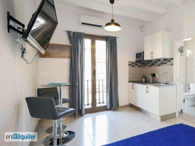 Estudio con balcón en alquiler en Esuqerra Eixample