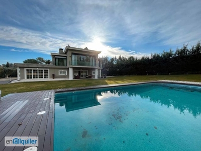 Alquiler casa piscina y terraza Pino centinela