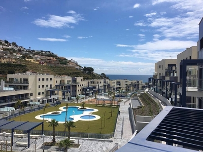 Alquiler de piso en avenida Pintor Dominguez de Haro de 2 habitaciones con terraza y piscina