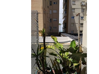 Apartamento de 3 dormitorios en Cádiz, a pie de pl