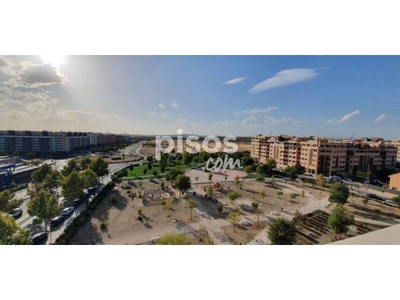 Ático en alquiler en Urbanizaciones en Rivas-Urbanizaciones por 1.900 €/mes