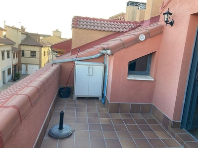 Ático en venta en Valverde del Majano de 1 habitación con terraza y garaje