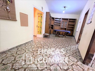 Casa adosada chalet adosado en venta en calle de jaume pinent en Barcelona