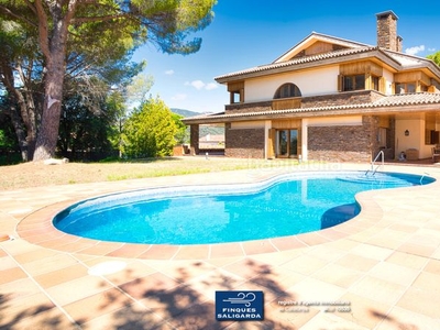 Casa con 7 habitaciones con piscina y vistas a la montaña en Garriga (La)
