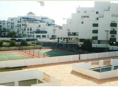 Duplex en playa Salobreña con piscina,pistas tenis,cerca paseo maritimo