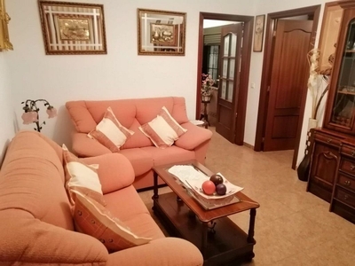Dúplex en venta en Villafranca de Córdoba de 3 habitaciones con terraza y aire acondicionado