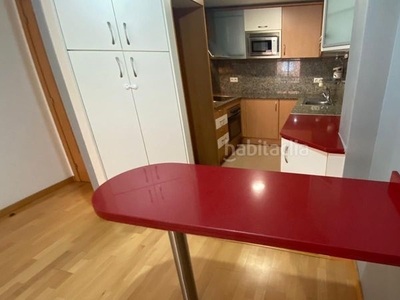 Piso con 2 habitaciones con ascensor, calefacción y aire acondicionado en Cornellà de Llobregat