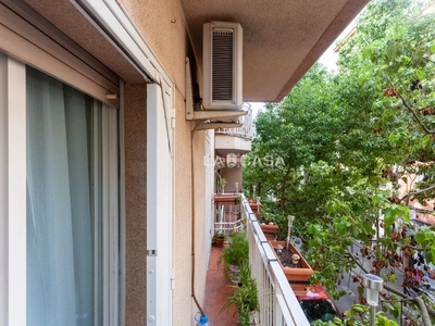 Piso en carrer de La Florida piso con balcón y patio en Hospitalet de Llobregat (L´)