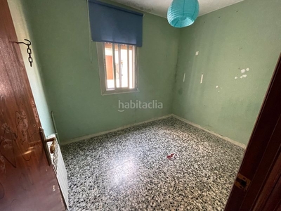 Piso vivienda de 3 habitaciones (2 de ellas dobles), comedor con salida a balcón en Cornellà de Llobregat