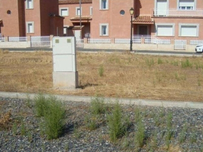 Terreno no urbanizable en venta en la Plaza Pueblo Artesano' Las Ventas con Peña Aguilera