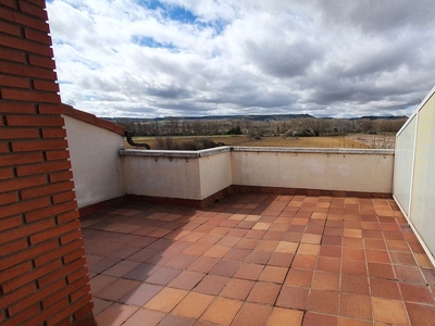 Venta de ático con terraza en Centro (Palencia)