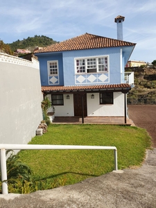 Venta de casa con piscina y terraza en Puntallana