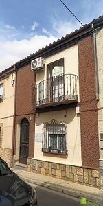 Venta de casa en Santa Isabel - Ciudad Sanitaria (Jaén)