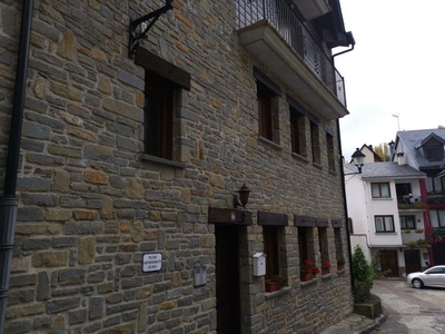 Venta de piso con terraza en Sallent de Gállego