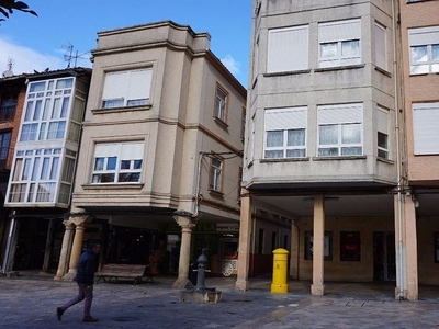 Venta de piso en Aguilar de Campoo de 5 habitaciones con terraza y garaje