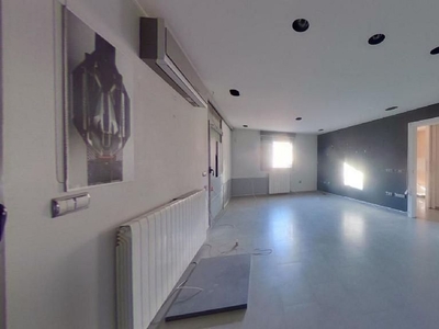 Venta de piso en Calonge de Segarra de 7 habitaciones con terraza y garaje