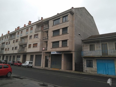 Venta de piso en Xinzo de Limia de 2 habitaciones con terraza y ascensor