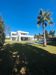 Chalet en venta en Guadalmina, Marbella, Málaga