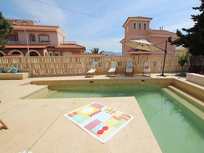 Villa with private pool near the sea.