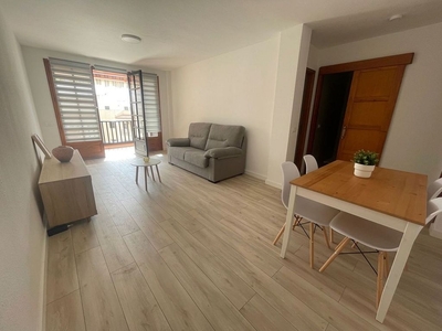 Alquiler de piso en Adeje ciudad de 2 habitaciones con garaje y muebles