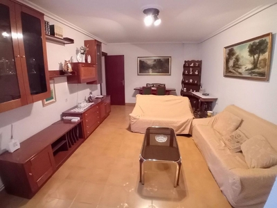 Alquiler de piso en Centro - Logroño de 2 habitaciones con muebles y calefacción