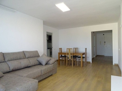 Piso en alquiler en Centre - Tortosa de 4 habitaciones con terraza y piscina