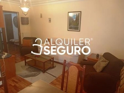 Piso en alquiler en Lakua - Arriaga de 2 habitaciones con terraza y muebles