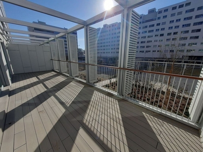 Venta de piso en avenida Manuel Fraga Iribarne de 3 habitaciones con terraza y piscina
