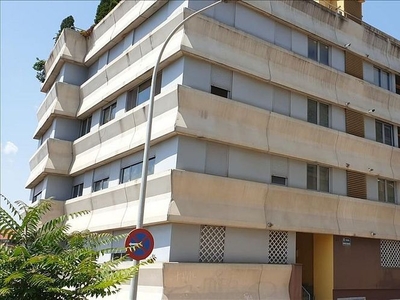 Venta de piso en Calaverón - Pajaritos de 1 habitación con terraza y balcón