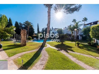 Casa adosada en venta en Los Naranjos-Las Brisas