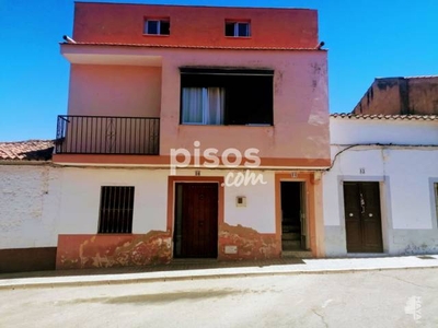 Casa adosada en venta en Oliva de Mérida en Oliva de Mérida por 36.000 €