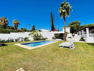 Chalet en venta en El Rosario, Marbella, Málaga