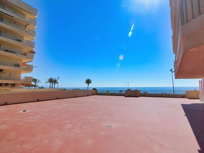 Piso en venta en Zona Puerto Deportivo, Fuengirola, Málaga