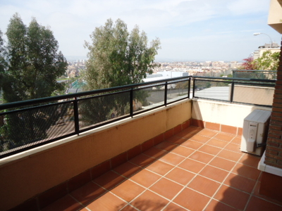 Alquiler de piso con terraza en Genil - Bola de Oro (Granada)