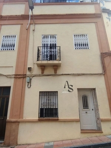 Piso en venta en Ceuta de 4 habitaciones con terraza